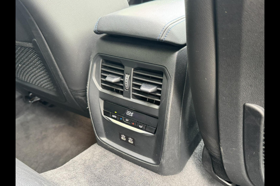 BMW 3 Serie Touring 320i High Exec. M-Sport individual Sfeer Leder Camera Carplay Trekhaak Led