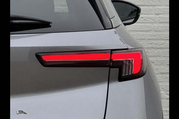 Opel Mokka 1.2 Turbo Elegance Cruise control Climate control Stoel- stuurverwarming Apple / Android Parkeersensoren plus camera