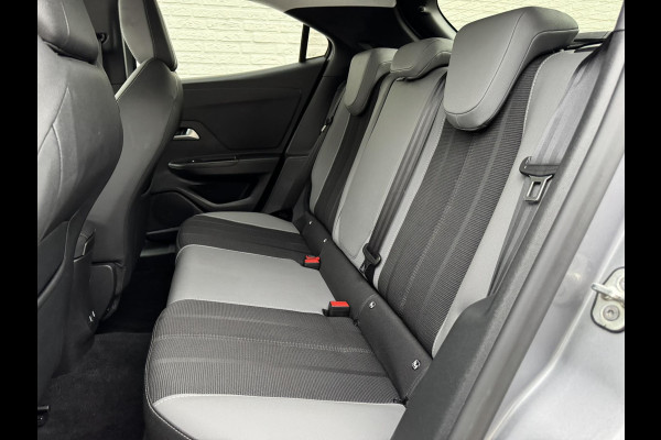 Opel Mokka 1.2 Turbo Elegance Cruise control Climate control Stoel- stuurverwarming Apple / Android Parkeersensoren plus camera