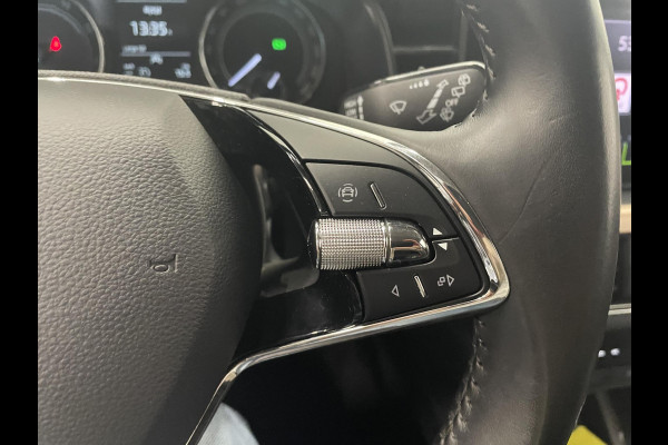 Škoda Kamiq 1.0 TSI 110pk DSG Style Navigatie Apple Carplay/Android Auto Climate Control Elektrisch bedienbare kofferbak Dab Extra Getint Glas
