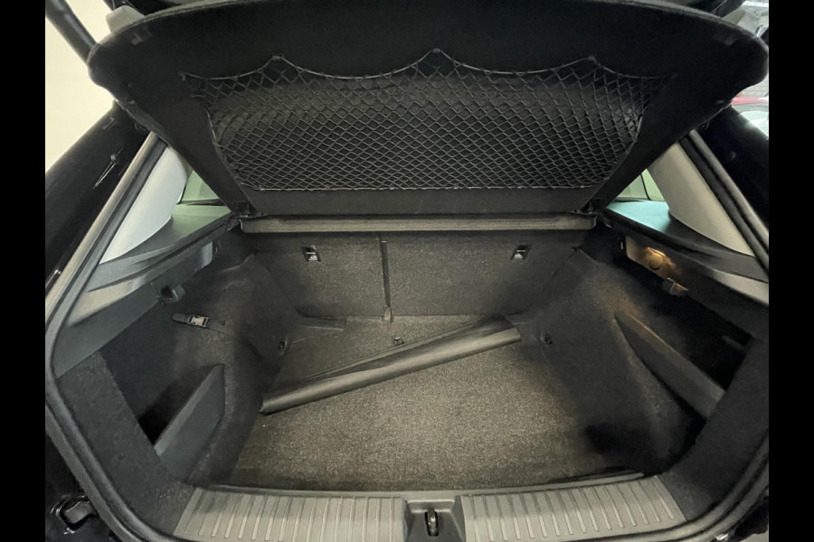 Škoda Kamiq 1.0 TSI 110pk DSG Style Navigatie Apple Carplay/Android Auto Climate Control Elektrisch bedienbare kofferbak Dab Extra Getint Glas