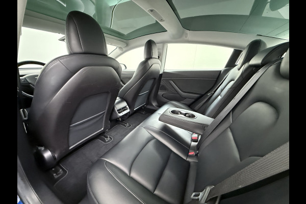 Tesla Model 3 RWD SR+ 325PK Lmv 18" AutoPilot FSD 2.5 Leder PanoDak Adaptive-Cruise Lmv Camera's Elektr.-Stuur+Stoelen+Spiegels+Geheugen+Easy- Navi LED Comfortstoelen ACC DAB Voorverwarmen interieur via App Keyless via Telefoonsleutel One-Pedal-Drive Origineel Nederlandse auto tot 11kw laden thuis! 1.584kg licht! Keurige auto!! 1000kg trekvermogen