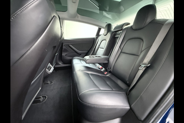 Tesla Model 3 RWD SR+ 325PK Lmv 18" AutoPilot FSD 2.5 Leder PanoDak Adaptive-Cruise Lmv Camera's Elektr.-Stuur+Stoelen+Spiegels+Geheugen+Easy- Navi LED Comfortstoelen ACC DAB Voorverwarmen interieur via App Keyless via Telefoonsleutel One-Pedal-Drive Origineel Nederlandse auto tot 11kw laden thuis! 1.584kg licht! Keurige auto!! 1000kg trekvermogen