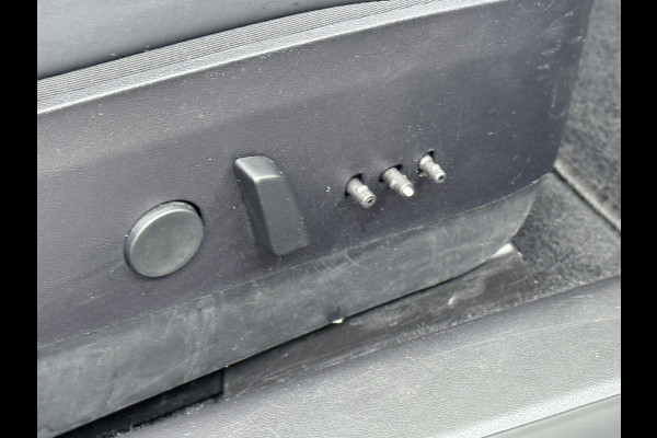 Tesla Model 3 RWD SR+ 325PK Lmv 18" AutoPilot FSD 2.5 Leder PanoDak Adaptive-Cruise Lmv Camera's Elektr.-Stuur+Stoelen+Spiegels+Geheugen+Easy- Navi LED Comfortstoelen ACC DAB Voorverwarmen interieur via App Keyless via Telefoonsleutel One-Pedal-Drive Origineel Nederlandse auto tot 11kw laden thuis! 1.584kg licht! Keurige auto!! 1000kg trekvermogen