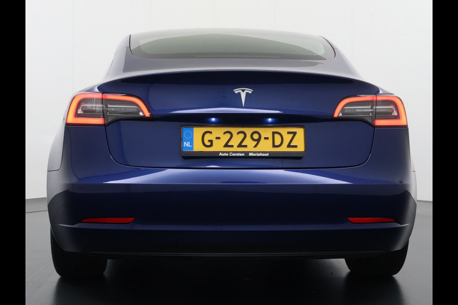 Tesla Model 3 RWD SR+ 325PK Lmv 18" AutoPilot FSD 2.5 Leder PanoDak Adaptive-Cruise Lmv Camera's Elektr.-Stuur+Stoelen+Spiegels+Geheugen+Easy- Navi LED Comfortstoelen ACC DAB Voorverwarmen interieur via App Keyless via Telefoonsleutel One-Pedal-Drive Origineel Nederlandse auto tot 11kw laden thuis! 1.584kg licht! Keurige auto!! 1000kg trekvermogen