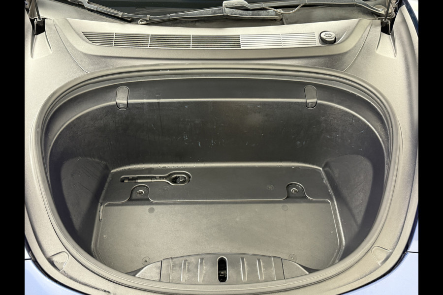 Tesla Model 3 RWD SR+ 325PK Lmv 18" AutoPilot FSD 2.5 Leder PanoDak Adaptive-Cruise Lmv Camera's Elektr.-Stuur+Stoelen+Spiegels+Geheugen+Easy- Navi LED Comfortstoelen ACC DAB Voorverwarmen interieur via App Keyless via Telefoonsleutel One-Pedal-Drive Origineel Nederlandse auto tot 11kw laden thuis! 1.584kg licht! Keurige auto!! 1000kg trekvermogen
