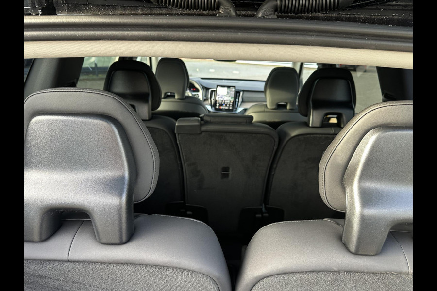 Volvo XC90 2.0 T8 Plug-in hybrid AWD Plus Dark 1000KM| VOL OPTIES!|FABRIEKSGARANTIE T/M 09-2027|  PANO| MEM. STOELEN| STOEL/ STUURVERW.| 360 CAMERA| DODE HOEK | ACHTERBANK VERWARMD|