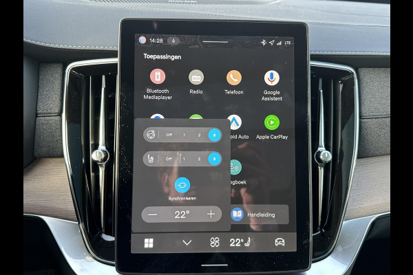 Volvo XC90 2.0 T8 Plug-in hybrid AWD Plus Dark 1000KM| VOL OPTIES!|FABRIEKSGARANTIE T/M 09-2027|  PANO| MEM. STOELEN| STOEL/ STUURVERW.| 360 CAMERA| DODE HOEK | ACHTERBANK VERWARMD|