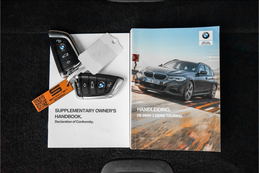 BMW 3 Serie Touring 330i M-Sport Pano Leder H/K Trekhaak 19"
