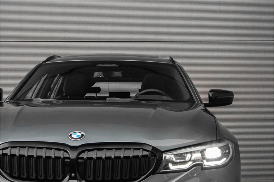 BMW 3 Serie Touring 330i M-Sport Pano Leder H/K Trekhaak 19"