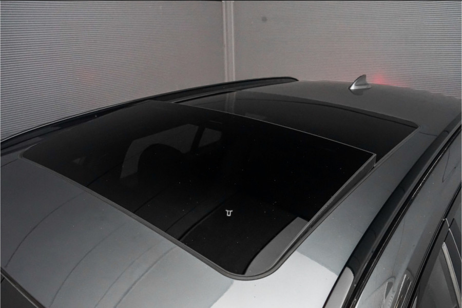 BMW 3 Serie Touring 330i M-Sport Pano Leder H/K Trekhaak 19"