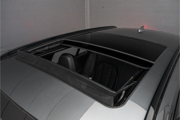 BMW 3 Serie Touring 330i M-Sport Pano Leder H/K Trekhaak 19"