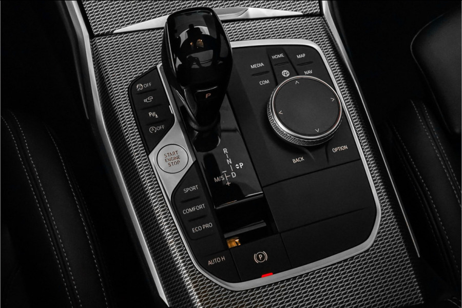 BMW 3 Serie Touring 330i M-Sport Pano Leder H/K Trekhaak 19"