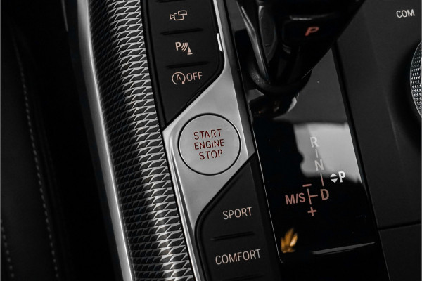 BMW 3 Serie Touring 330i M-Sport Pano Leder H/K Trekhaak 19"