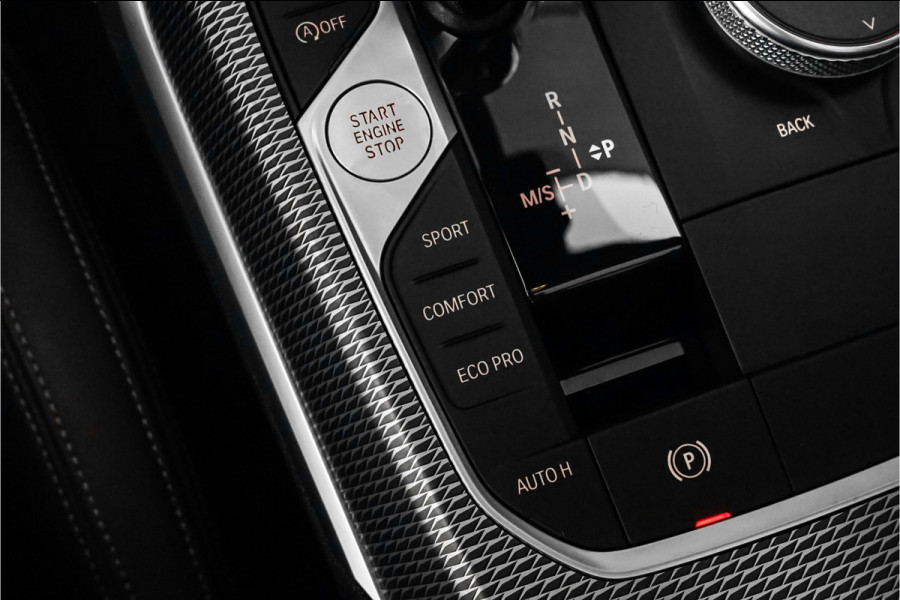 BMW 3 Serie Touring 330i M-Sport Pano Leder H/K Trekhaak 19"