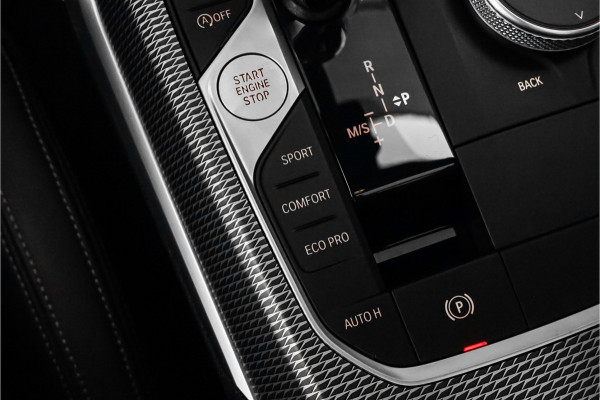 BMW 3 Serie Touring 330i M-Sport Pano Leder H/K Trekhaak 19"