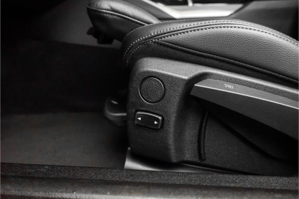 BMW 3 Serie Touring 330i M-Sport Pano Leder H/K Trekhaak 19"