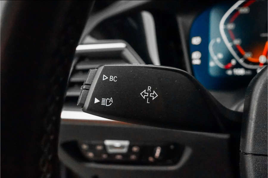 BMW 3 Serie Touring 330i M-Sport Pano Leder H/K Trekhaak 19"