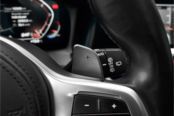 BMW 3 Serie Touring 330i M-Sport Pano Leder H/K Trekhaak 19"