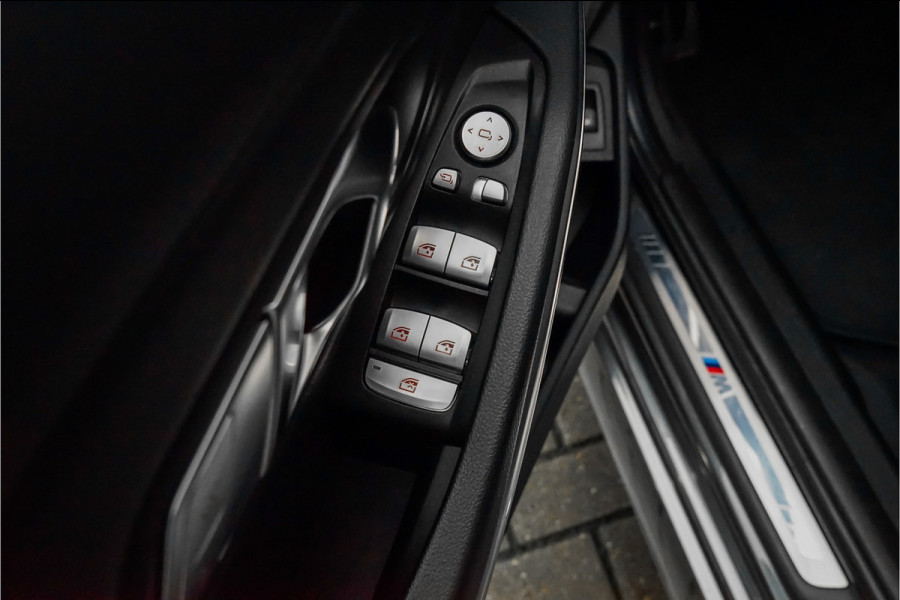 BMW 3 Serie Touring 330i M-Sport Pano Leder H/K Trekhaak 19"