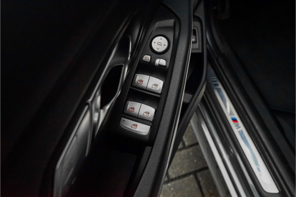 BMW 3 Serie Touring 330i M-Sport Pano Leder H/K Trekhaak 19"