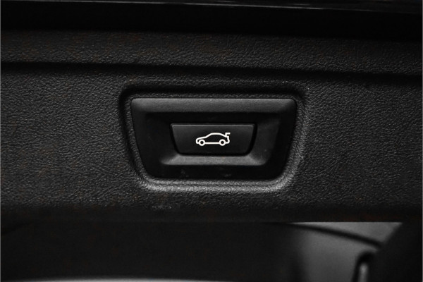 BMW 3 Serie Touring 330i M-Sport Pano Leder H/K Trekhaak 19"