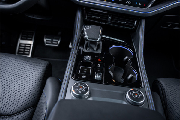 Volkswagen Touareg 3.0 TSi eHybrid 4MOTION R - Facelift | Panorama | Stoelkoeling & Massage | Luchtvering