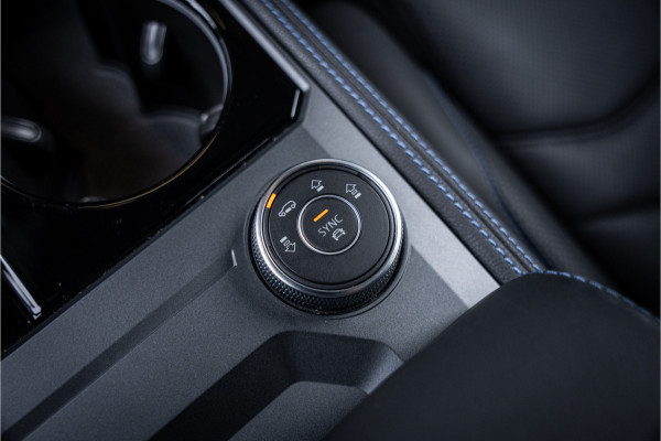 Volkswagen Touareg 3.0 TSi eHybrid 4MOTION R - Facelift | Panorama | Stoelkoeling & Massage | Luchtvering