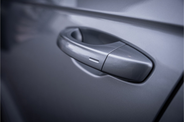 Volkswagen Touareg 3.0 TSi eHybrid 4MOTION R - Facelift | Panorama | Stoelkoeling & Massage | Luchtvering