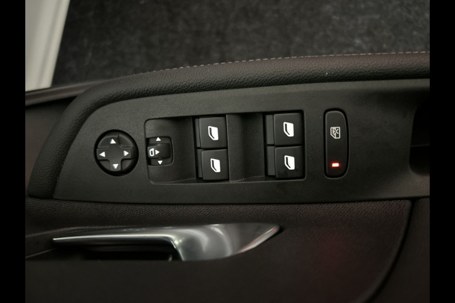 Opel Mokka Electric Ultimate 50 kWh Topstaat zeer sportieve Mokka! |   Multimedia | Navi Pro | Zwart dak en motorkap!