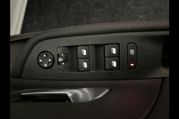 Opel Mokka Electric Ultimate 50 kWh Topstaat zeer sportieve Mokka! |   Multimedia | Navi Pro | Zwart dak en motorkap!