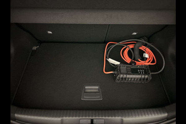 Opel Mokka Electric Ultimate 50 kWh Topstaat zeer sportieve Mokka! |   Multimedia | Navi Pro | Zwart dak en motorkap!