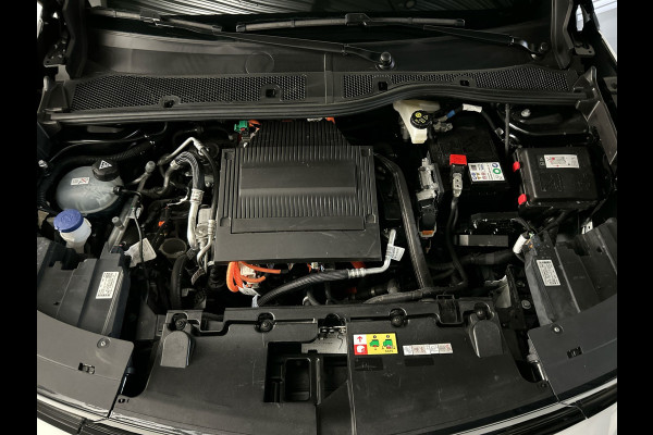 Opel Mokka Electric Ultimate 50 kWh Topstaat zeer sportieve Mokka! |   Multimedia | Navi Pro | Zwart dak en motorkap!