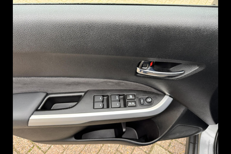 Suzuki Vitara 1.4 S Boosterjet Adaptive cruise Climate control Stoelverwarming Apple / Android Navigatie Achteruitrijcamera