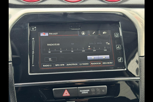Suzuki Vitara 1.4 S Boosterjet Adaptive cruise Climate control Stoelverwarming Apple / Android Navigatie Achteruitrijcamera