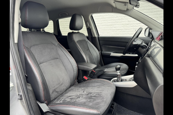 Suzuki Vitara 1.4 S Boosterjet Adaptive cruise Climate control Stoelverwarming Apple / Android Navigatie Achteruitrijcamera
