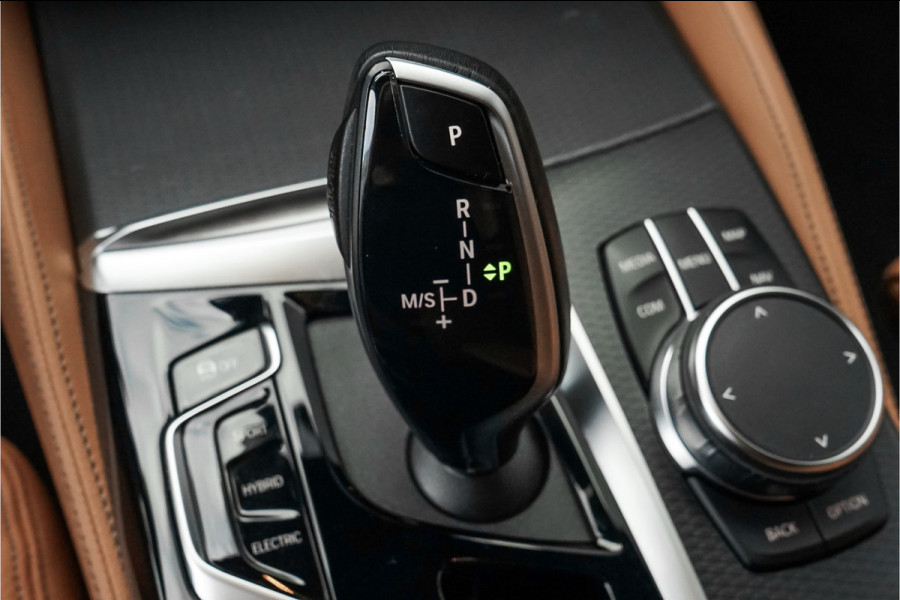 BMW 5 Serie Touring 530e Business Edition M-Sport Laser Trekhaak HUD