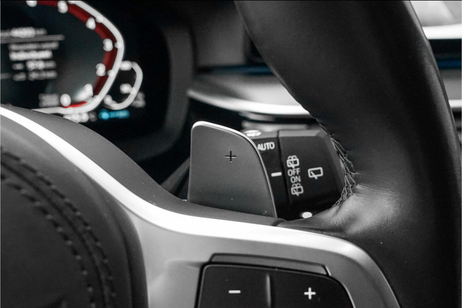 BMW 5 Serie Touring 530e Business Edition M-Sport Laser Trekhaak HUD