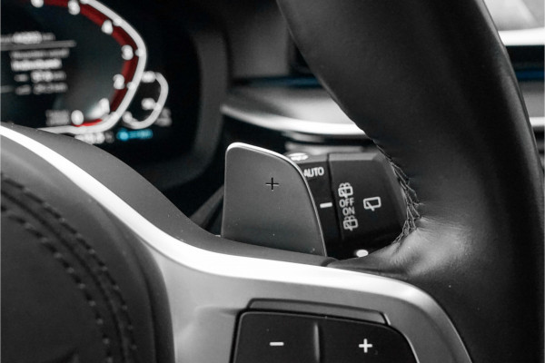 BMW 5 Serie Touring 530e Business Edition M-Sport Laser Trekhaak HUD