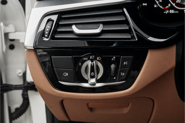 BMW 5 Serie Touring 530e Business Edition M-Sport Laser Trekhaak HUD