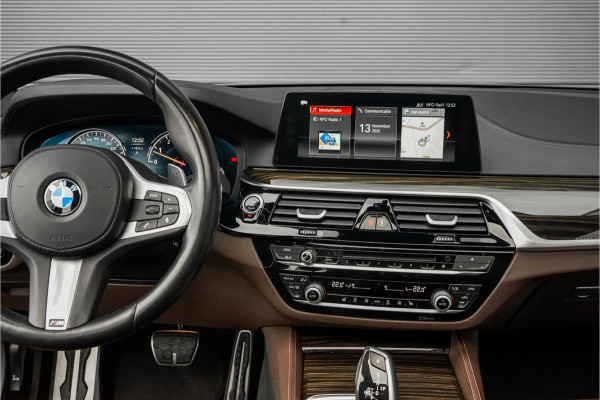 BMW 5 Serie Touring 530i High Ex M-Sport Pano HUD Camera Memory Seats