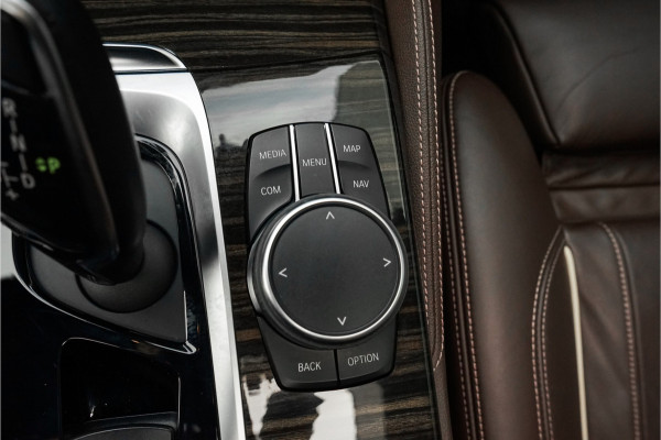 BMW 5 Serie Touring 530i High Ex M-Sport Pano HUD Camera Memory Seats