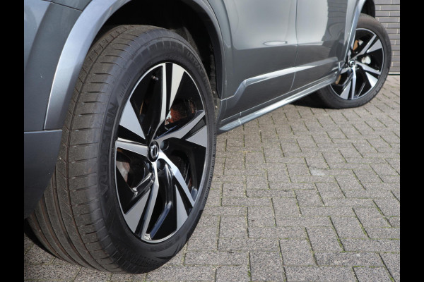 Volvo XC90 2.0 T8 Twin Engine AWD Inscription Automaat / 7 Persoons / Panoramadak / Harman Kardon / Comfortstoelen / Trekhaak / 20 Inch / Stoelverwarming / Achteruitrijcamera / LED / Elektrisch Verstelbare Stoelen