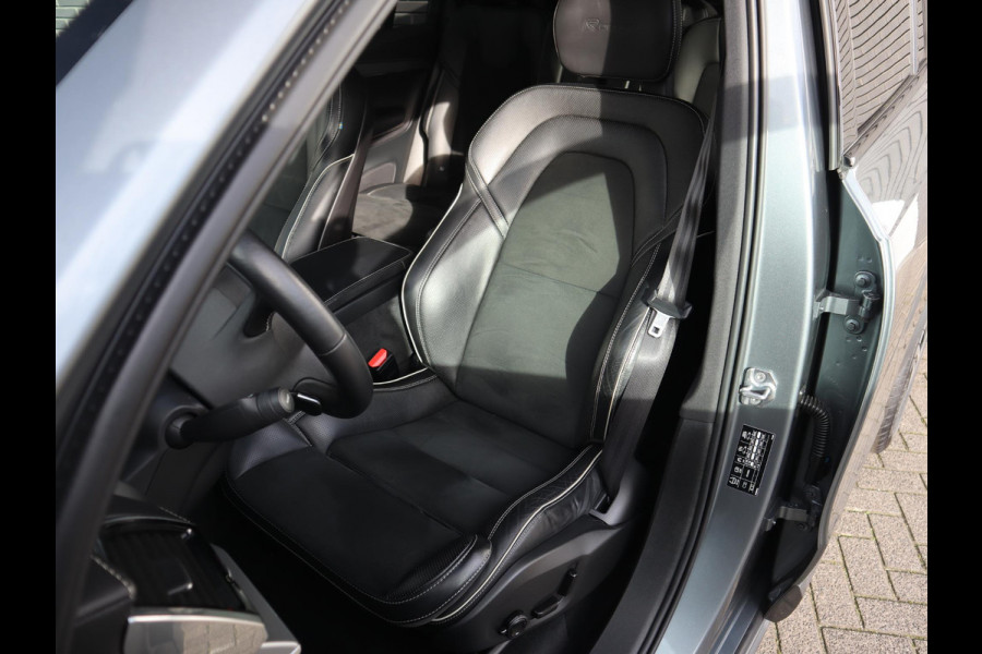 Volvo XC90 2.0 T8 Twin Engine AWD Inscription Automaat / 7 Persoons / Panoramadak / Harman Kardon / Comfortstoelen / Trekhaak / 20 Inch / Stoelverwarming / Achteruitrijcamera / LED / Elektrisch Verstelbare Stoelen