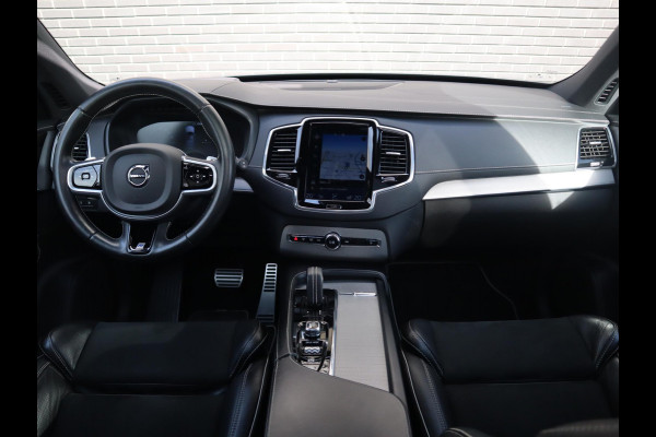 Volvo XC90 2.0 T8 Twin Engine AWD Inscription Automaat / 7 Persoons / Panoramadak / Harman Kardon / Comfortstoelen / Trekhaak / 20 Inch / Stoelverwarming / Achteruitrijcamera / LED / Elektrisch Verstelbare Stoelen