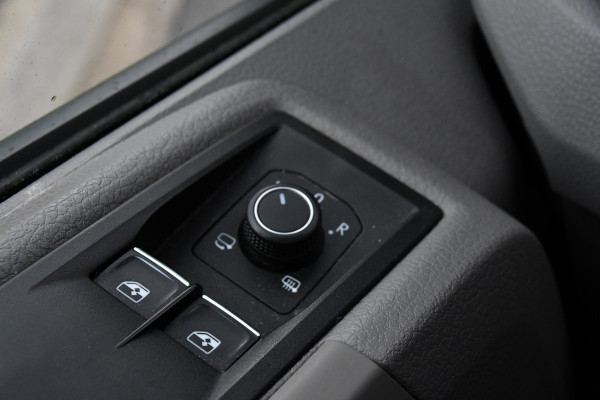 MAN TGE 35 2.0 L4H3 Black Edition Camera, Cruise, Carplay, LED, 177PK, Multimedia, Clima, Stoelverarming, Automaat, Uniek!