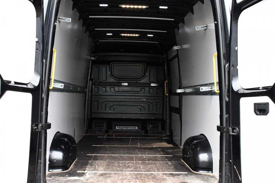 MAN TGE 35 2.0 L4H3 Black Edition Camera, Cruise, Carplay, LED, 177PK, Multimedia, Clima, Stoelverarming, Automaat, Uniek!