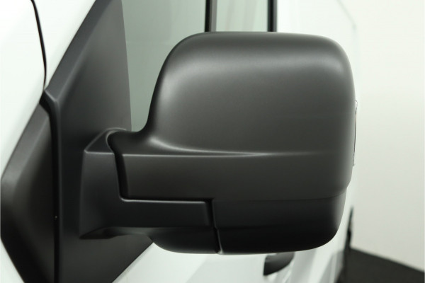 Renault Trafic 2.0 dCi 130 T30 L2H1 Luxe Excl. BTW Airco - Cruise Control - Bluetooth - Trekhaak - Parkeersensor Achter - Zijschuifdeur Rechts - 12 Maanden BOVAG Garantie