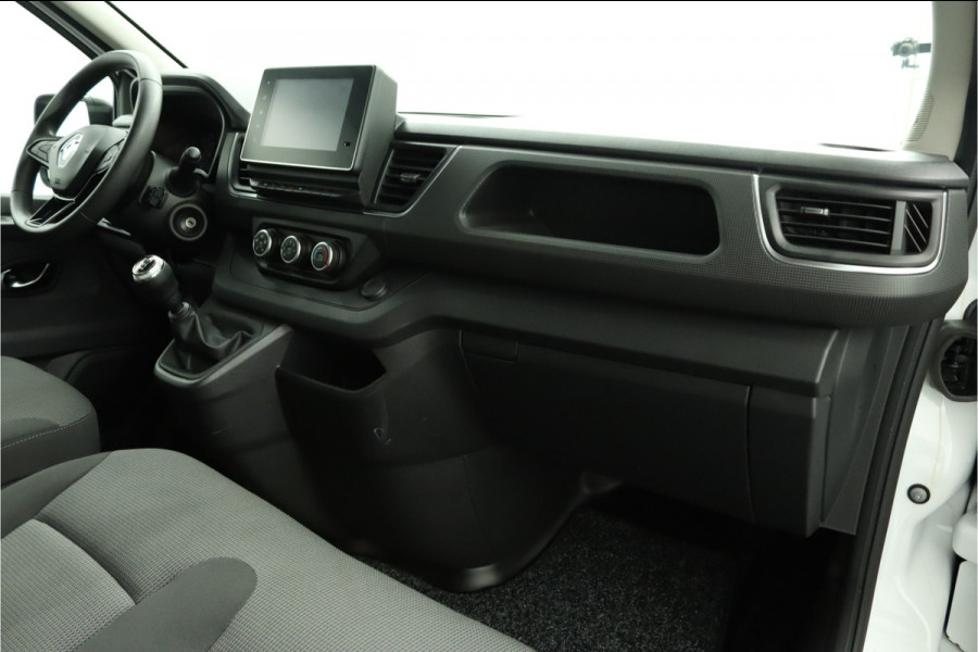 Renault Trafic 2.0 dCi 130 T30 L2H1 Luxe Excl. BTW Airco - Cruise Control - Bluetooth - Trekhaak - Parkeersensor Achter - Zijschuifdeur Rechts - 12 Maanden BOVAG Garantie