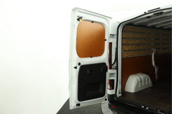 Renault Trafic 2.0 dCi 130 T30 L2H1 Luxe Excl. BTW Airco - Cruise Control - Bluetooth - Trekhaak - Parkeersensor Achter - Zijschuifdeur Rechts - 12 Maanden BOVAG Garantie